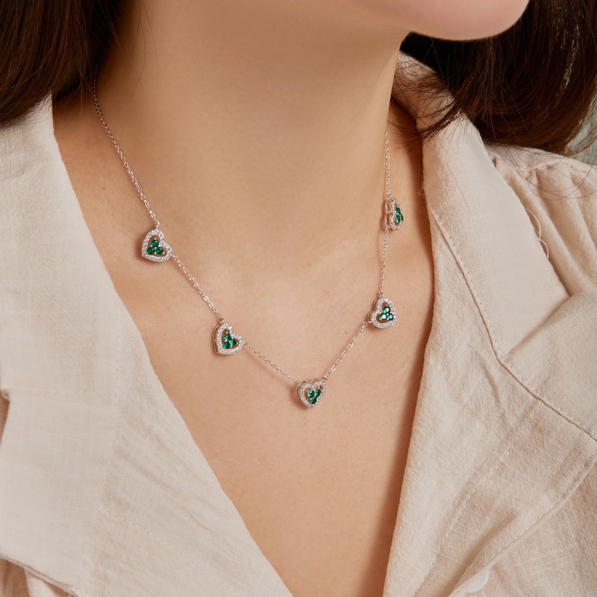 [Joyas Regalia]Collar de cinco corazones brillantes