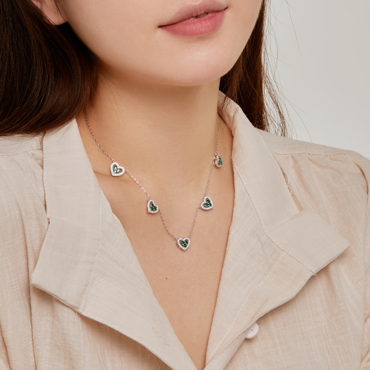 [Joyas Regalia]Collar de cinco corazones brillantes