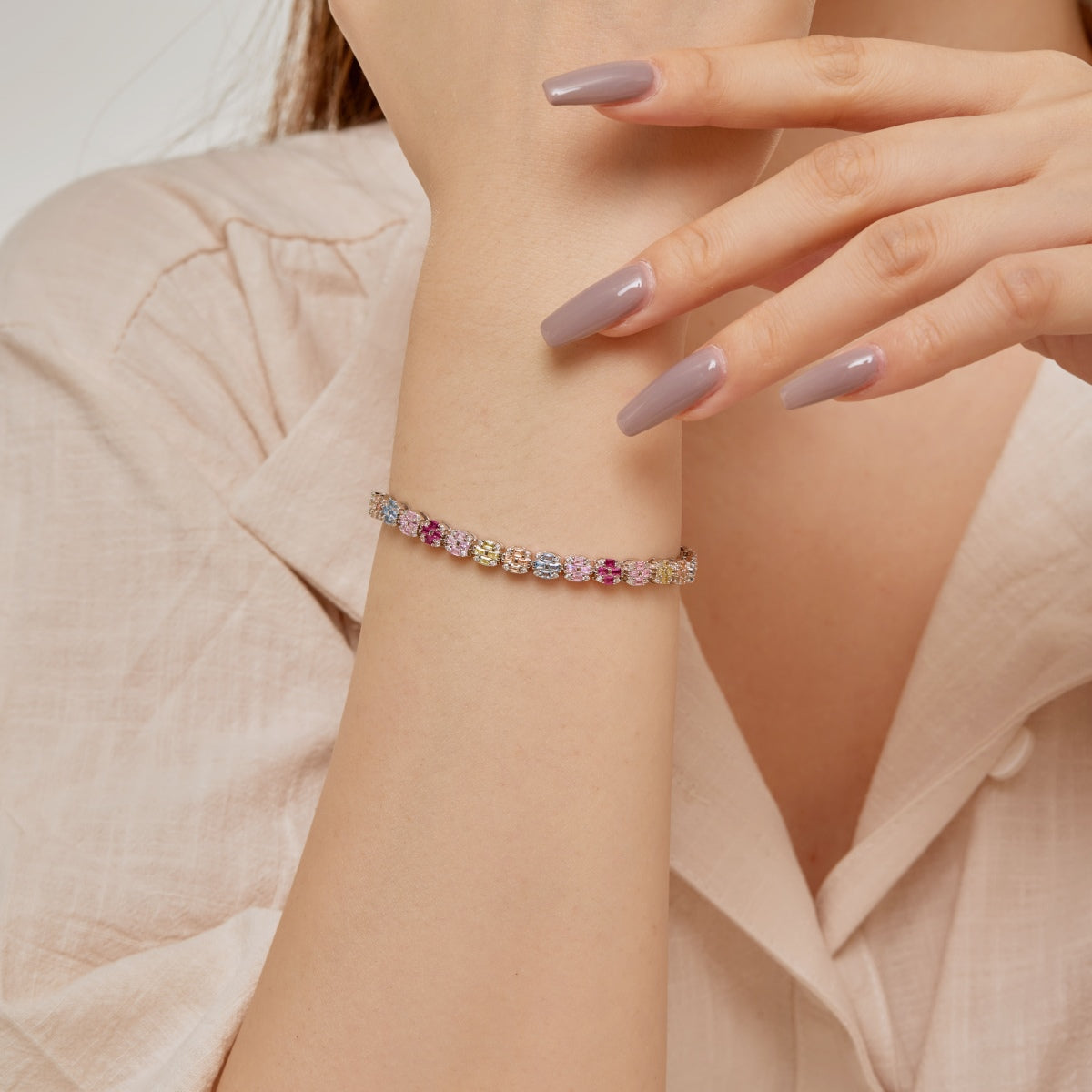 [Bijoux Regalia] Bracelet quotidien délicat et coloré en émeraude taillée