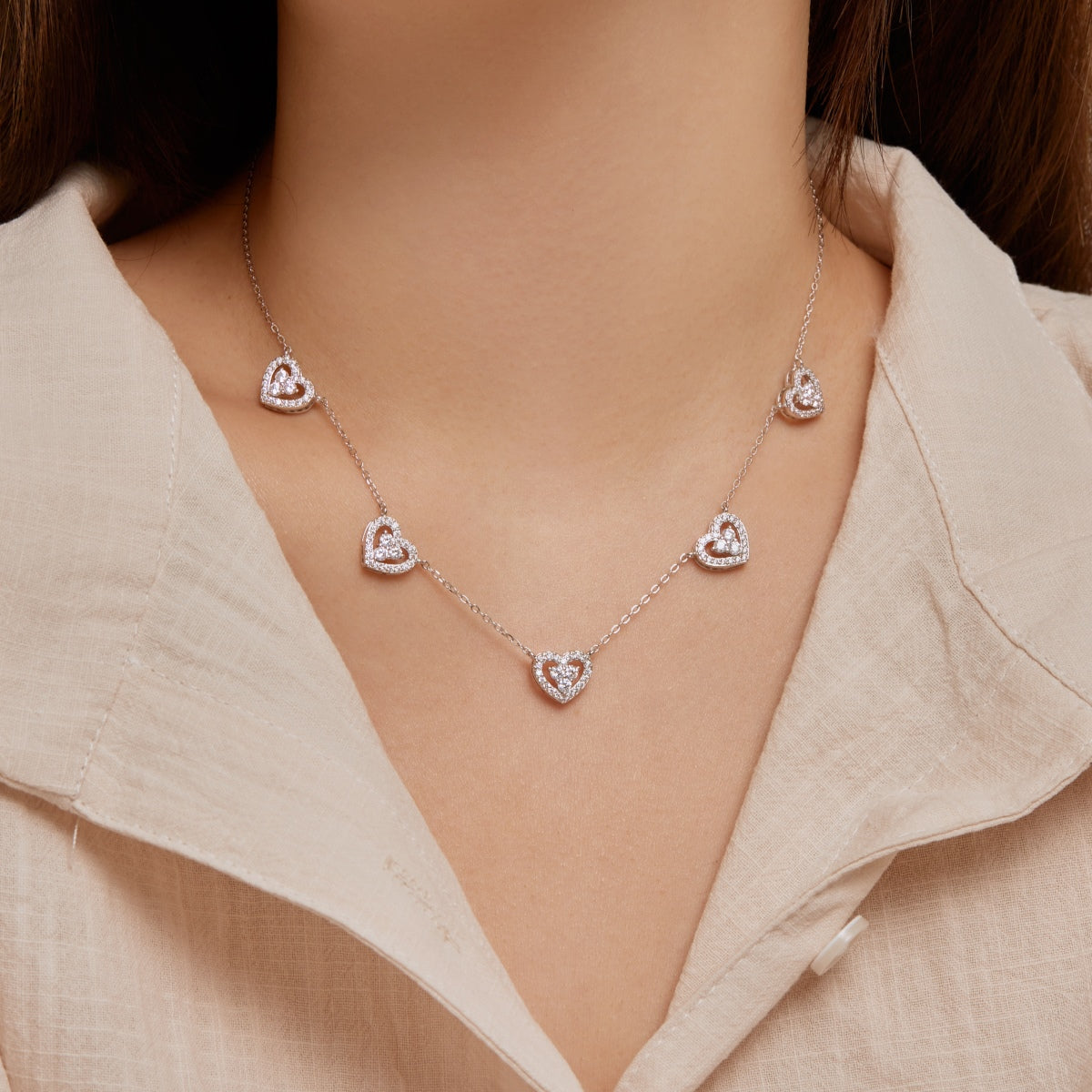 [Joyas Regalia]Collar de cinco corazones brillantes