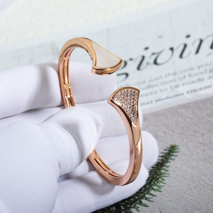 [Joyas Regalia] PULSERA DE ENSUEÑO ABIERTA DE ORO ROSA CON DIAMANTE