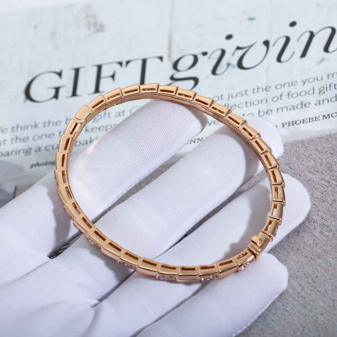 [Joyas Regalia] SERPENTI PULSERA PEQUEÑA DE ORO ROSA CON DIAMANTE