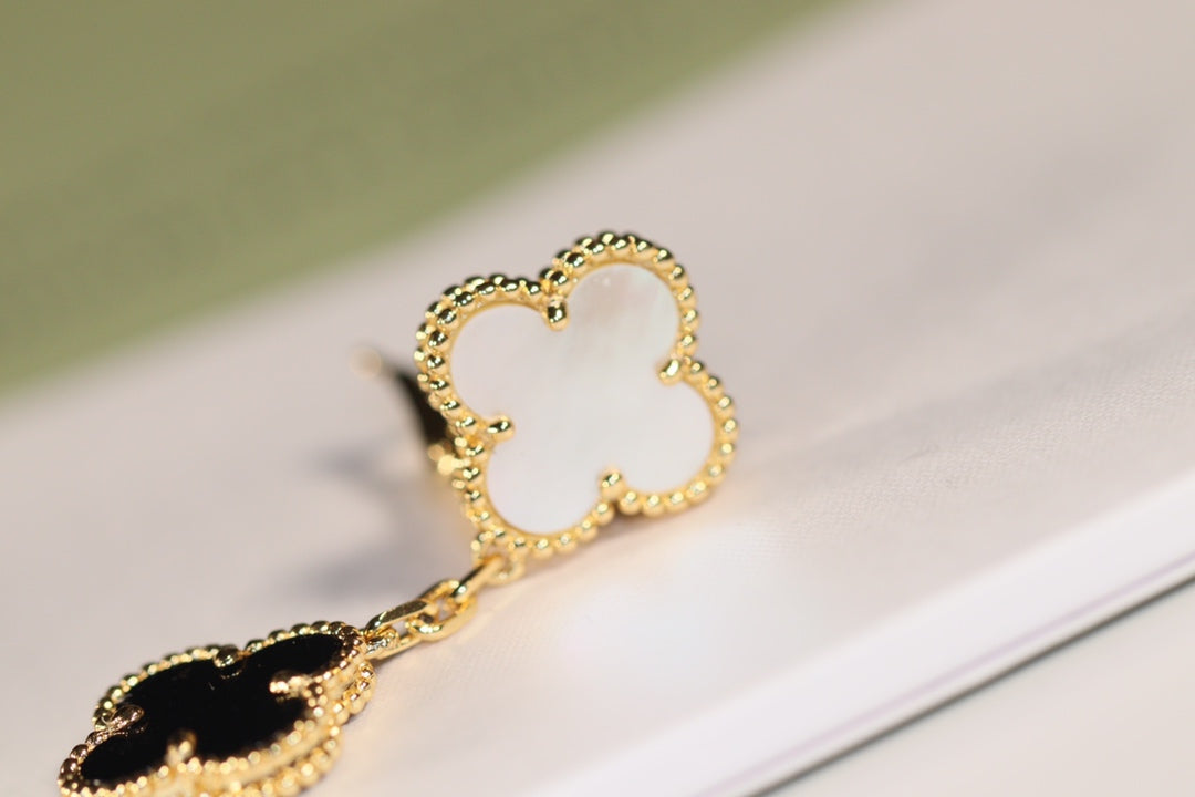 [Regalia jewelry]CLOVER EARRINGS GOLD ONYX MOP 3 MOTIF
