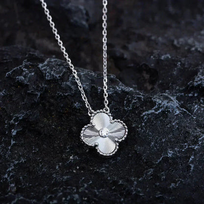 [Regalia jewelry]CLOVER  15MM DIAMOND LASER NECKLACE SILVER