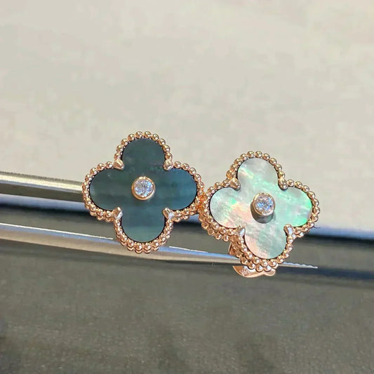 [Regalia jewelry]CLOVER MEDIUM 1 MOTIFS GRAY MOP  DIAMOND EARRINGS