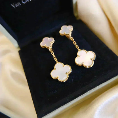 [Regalia jewelry]CLOVER 2 MOTIF WHITE MOP EARRINGS