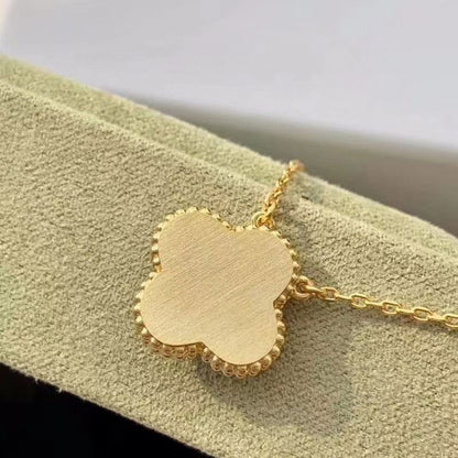 [Joyas Regalia] COLLAR DE TRÉBOL CON TURQUESA Y DIAMANTE DE 15 MM