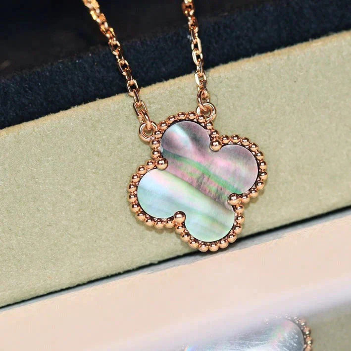 [Regalia jewelry]CLOVER 15MM  GRAY MOTHER OF PEARL NECKLACE