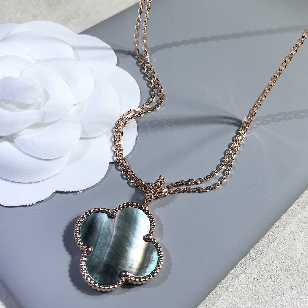 [Regalia jewelry]CLOVER 25MM GOLD DARK MOP BIG CLOVER NECKLACE