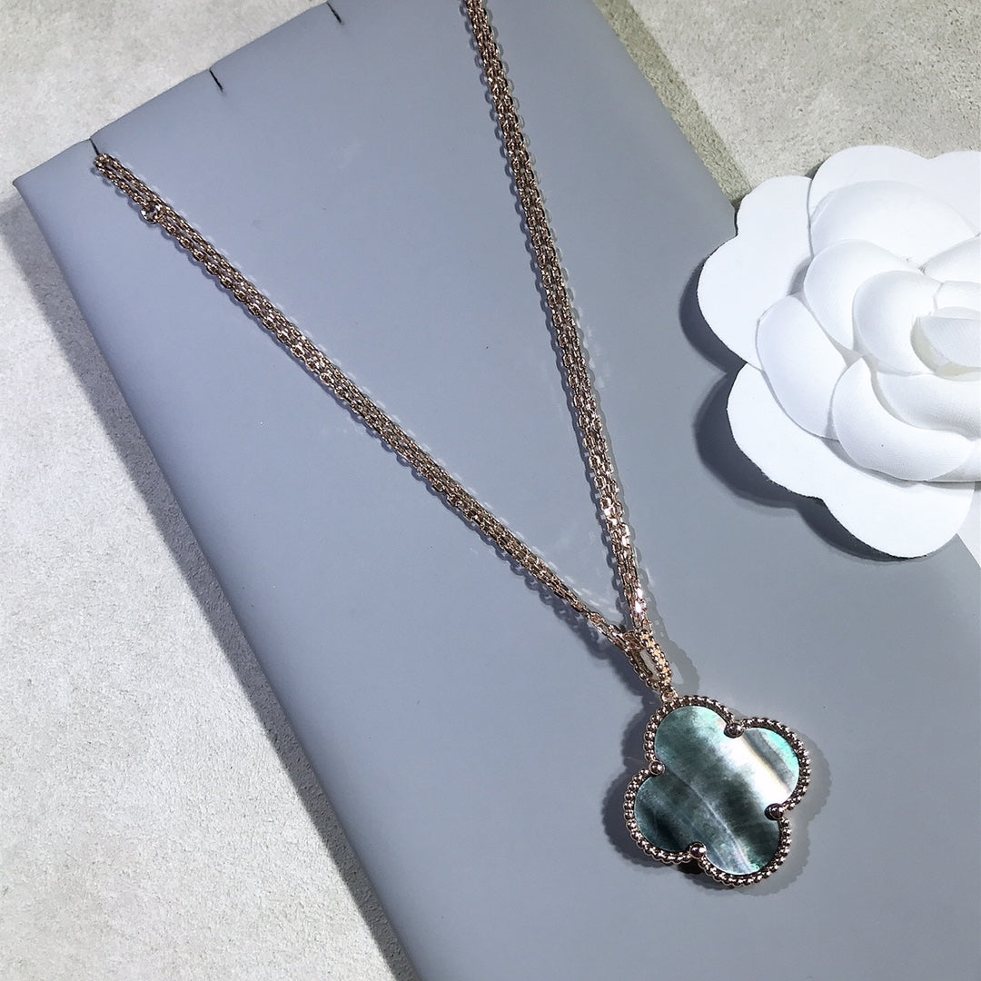 [Regalia jewelry]CLOVER 25MM GOLD DARK MOP BIG CLOVER NECKLACE