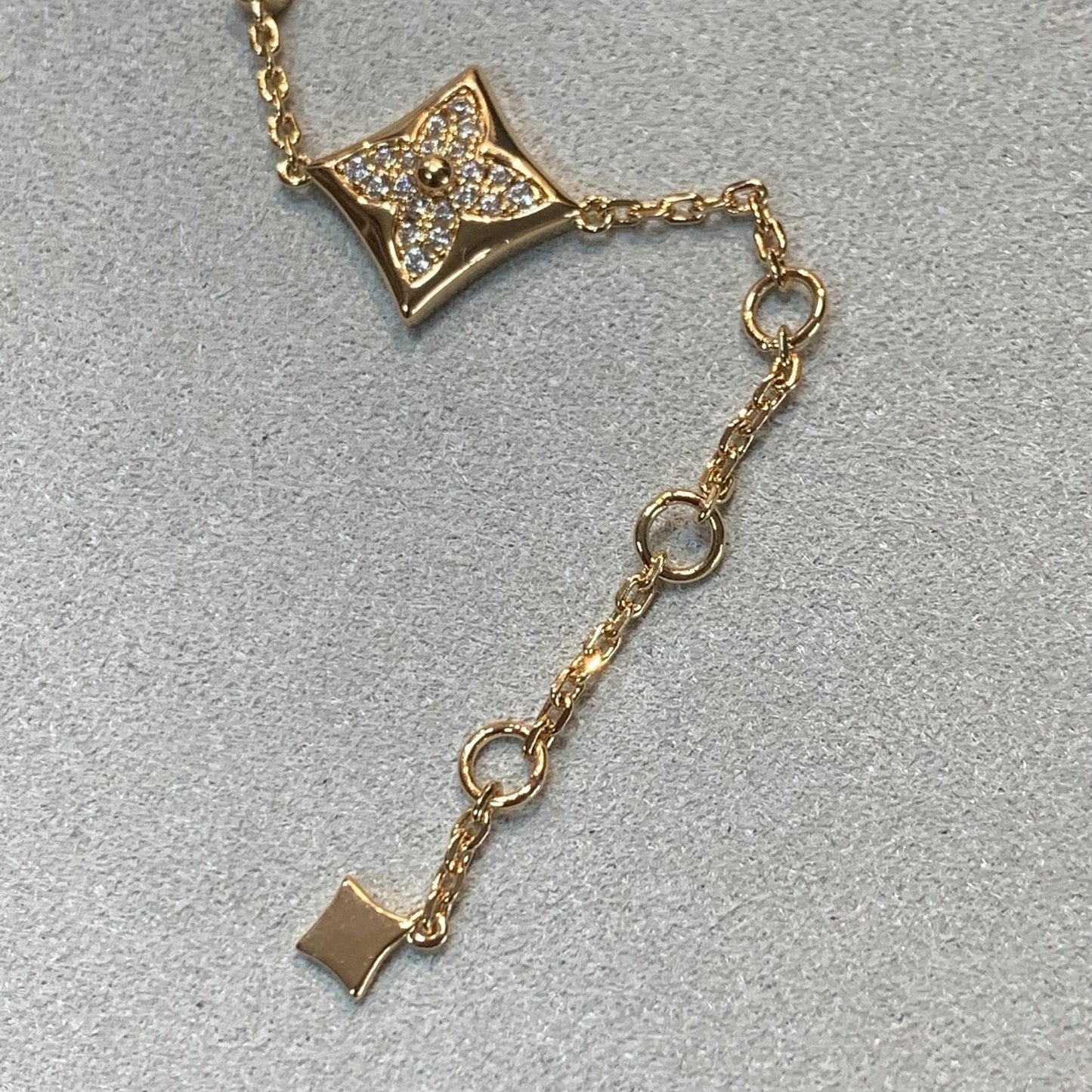 [Regalia jewelry]STAR AND SUN 4 MOTIFS GOLD DIAMONDS BRACELET