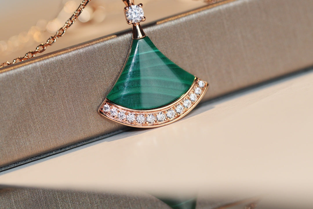 [Joyas Regalia] COLLAR DE ENSUEÑO MALAQUITA DIAMANTE