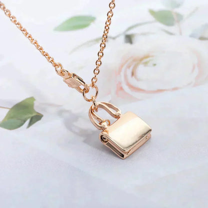 [Joyas Regalia] COLLAR AMULETTE PEDANTE DE ORO ROSA