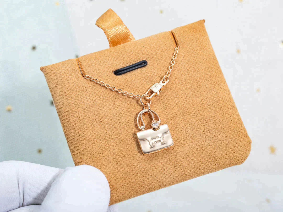 [Joyas Regalia] COLLAR AMULETTE PEDANTE DE ORO ROSA