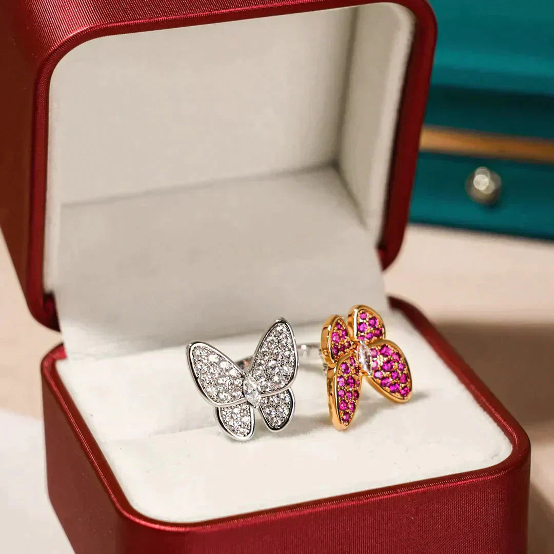 [Joyas Regalia] ANILLO DE MARIPOSA CON DIAMANTES DOBLES