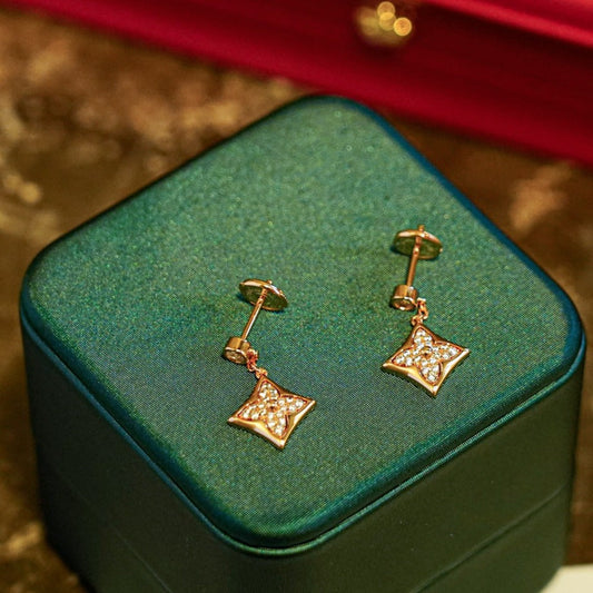 [Joyas Regalia] PENDIENTES DE ORO CON DIAMANTES ESTRELLA