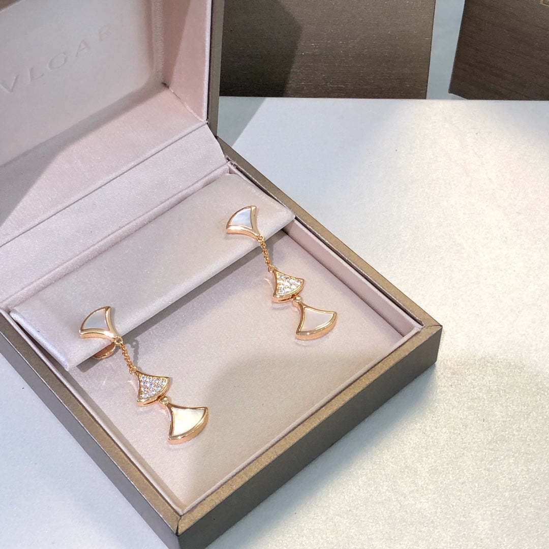 [Regalia jewelry]DREAM EARRINGS 3 MOTIFS DIAMOND MOP PINK GOLD