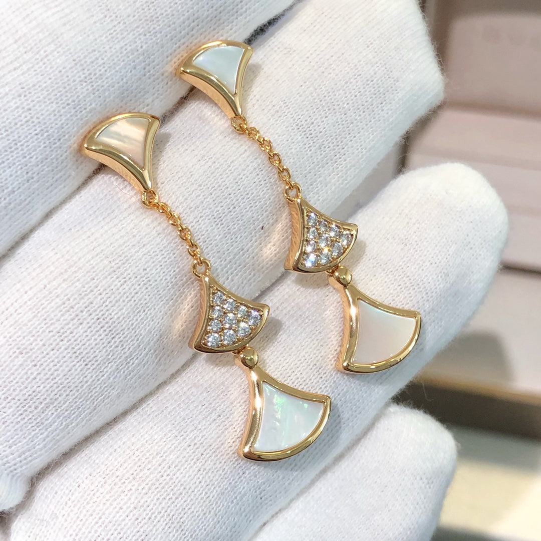 [Regalia jewelry]DREAM EARRINGS 3 MOTIFS DIAMOND MOP PINK GOLD