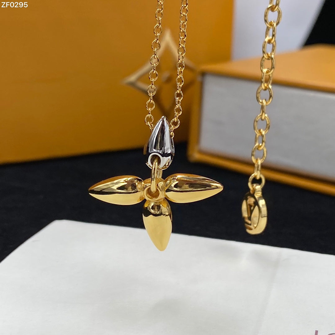 [Regalia jewelry]LOUISETTE PEDANT GOLD NECKLACE