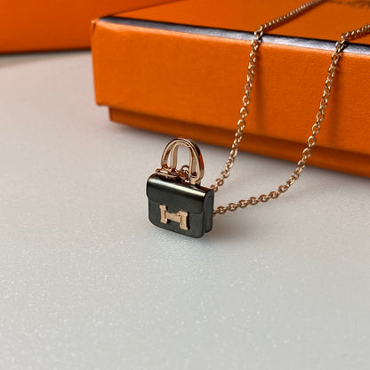 [Joyas Regalia] COLLAR CONSTANCE BLACK PEDANT DE ORO ROSA