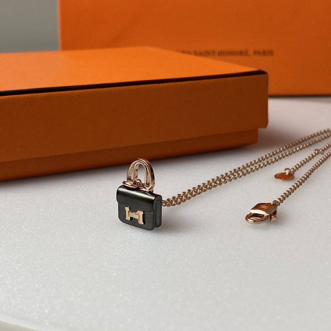 [Joyas Regalia] COLLAR CONSTANCE BLACK PEDANT DE ORO ROSA