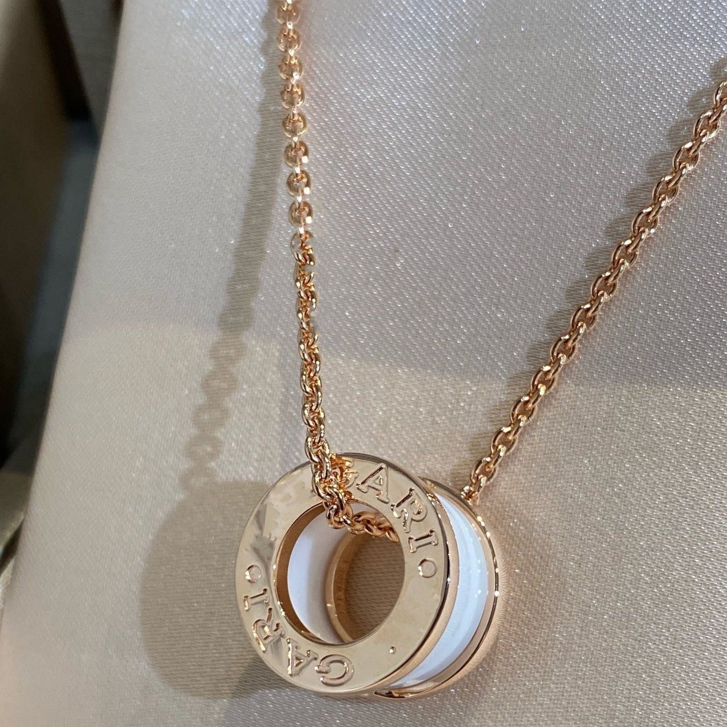[Bijoux Regalia] COLLIER ZÉRO 1 EN CÉRAMIQUE BLANCHE ET OR ROSE