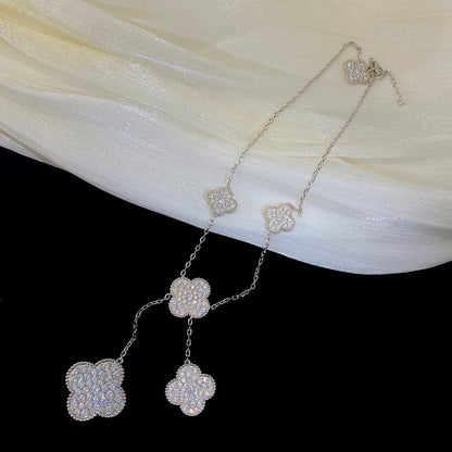 [Joyas Regalia] COLLAR DE PLATA Y DIAMANTES CON 5 MOTIVOS DE TRÉBOL