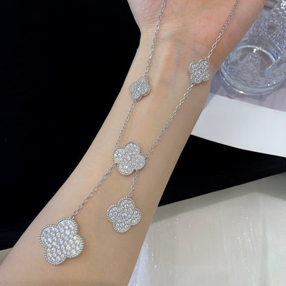 [Joyas Regalia] COLLAR DE PLATA Y DIAMANTES CON 5 MOTIVOS DE TRÉBOL