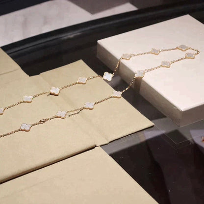 [Joyas Regalia] COLLAR DE TRAPEADORA BLANCA CON 20 MOTIVOS DE TRÉBOL