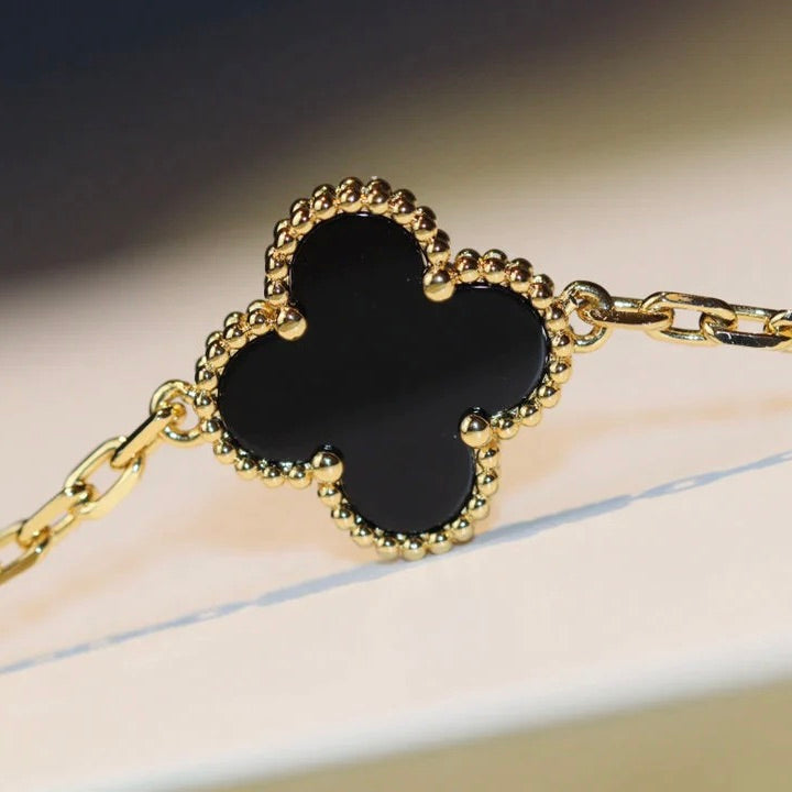 [Joyas Regalia] COLLAR DE ÓNIX CON 20 MOTIVOS DE TRÉBOL
