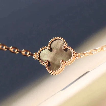 [Joyas Regalia] COLLAR DE DIAMANTES CON 20 MOTIVOS DE TRÉBOL Y MOPA OSCURA