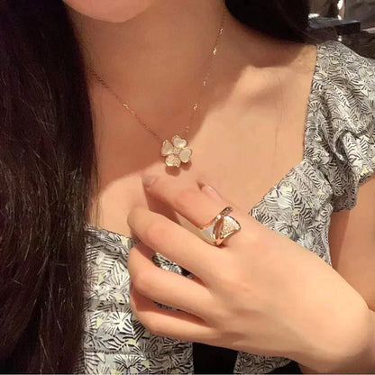 [Regalia jewelry]CLOVER MOP DIAMOND ROSE GOLD NECKLACE