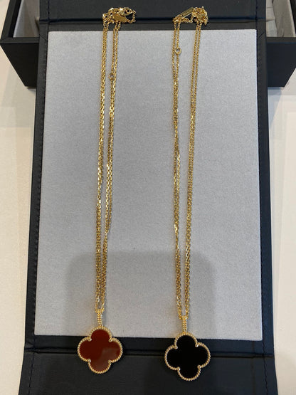 [Joyas Regalia] COLLAR TRÉBOL 25MM ORO CORNALINA