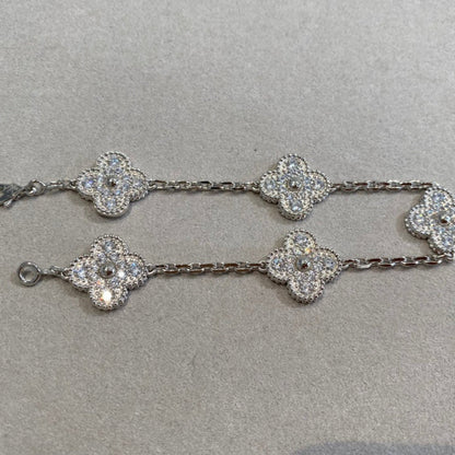 [Joyas Regalia] PULSERA DE DIAMANTES CON 5 MOTIVOS DE TRÉBOL DE PLATA