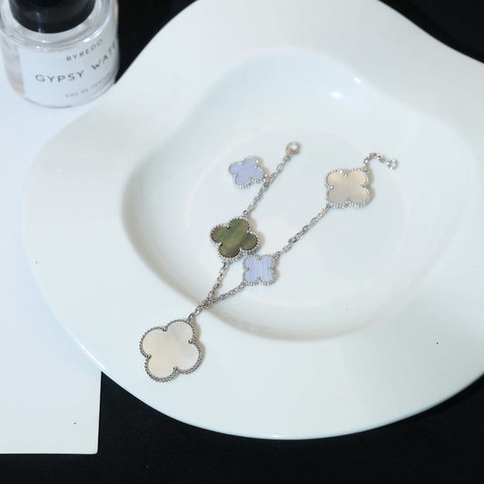 [Joyas Regalia]PULSE TRÉBOL 5 MOTIVOS MOP CALCEDONIA PLATA 