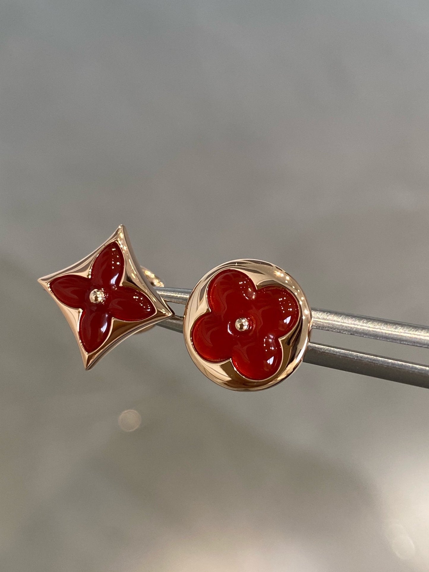 [Joyas Regalia] PENDIENTES DE CORNELIA EN ORO ROSA CON ESTRELLA Y SOL