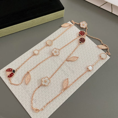 [Joyas Regalia] COLLAR DE ORO ROSA CON 15 MOTIVOS LUCKY SPRING