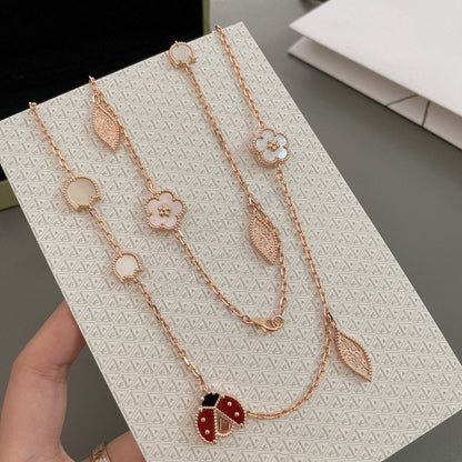 [Joyas Regalia] COLLAR DE ORO ROSA CON 15 MOTIVOS LUCKY SPRING