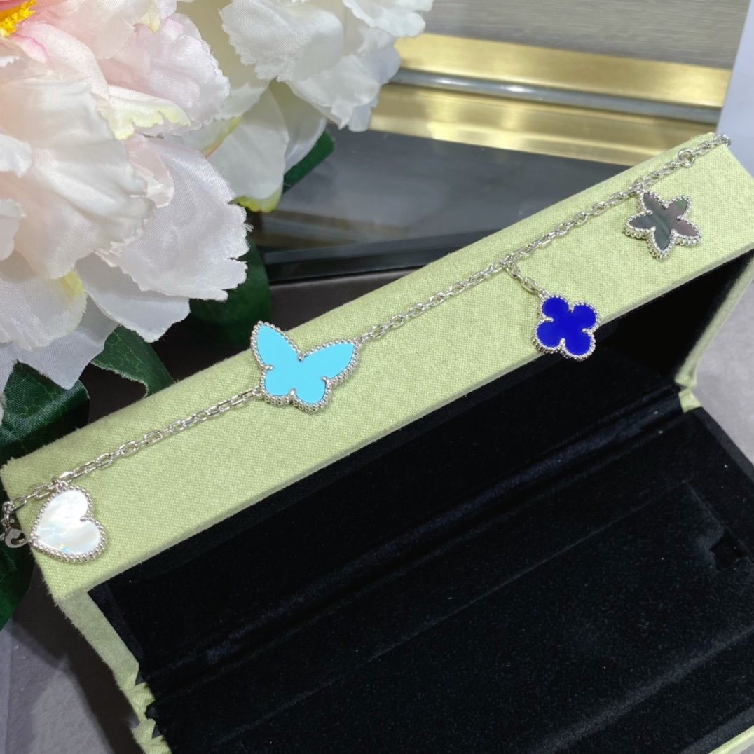 [Joyas Regalia]PULSERA DE PLATA LUCKY SPRING CON 4 MOTIVOS