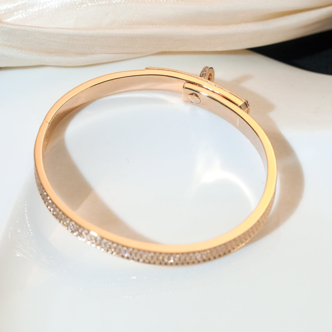[Joyas Regalia]PULSERA KELLY CON PAVÉ DE DIAMANTES 