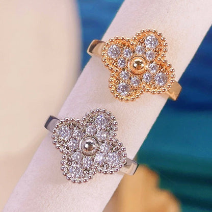 [Joyas Regalia] ANILLO DE TRÉBOL CON DIAMANTES