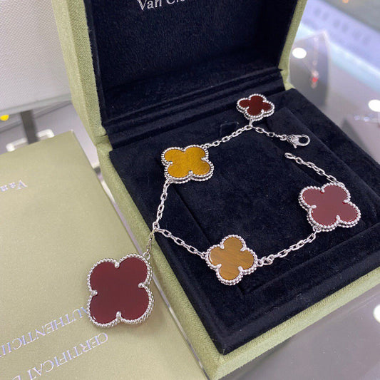 [Joyas Regalia] PULSERA DE OJO DE TIGRE CON CORNALINA Y 5 MOTIVOS DE TRÉBOL