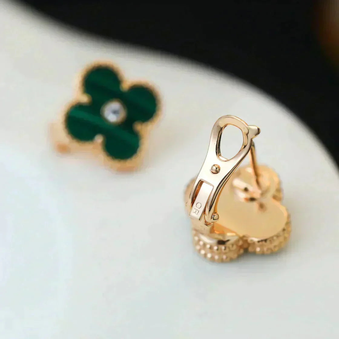 [Regalia jewelry]CLOVER MEDIUM 1 MOTIFS MALACHITE DIAMOND EARRINGS