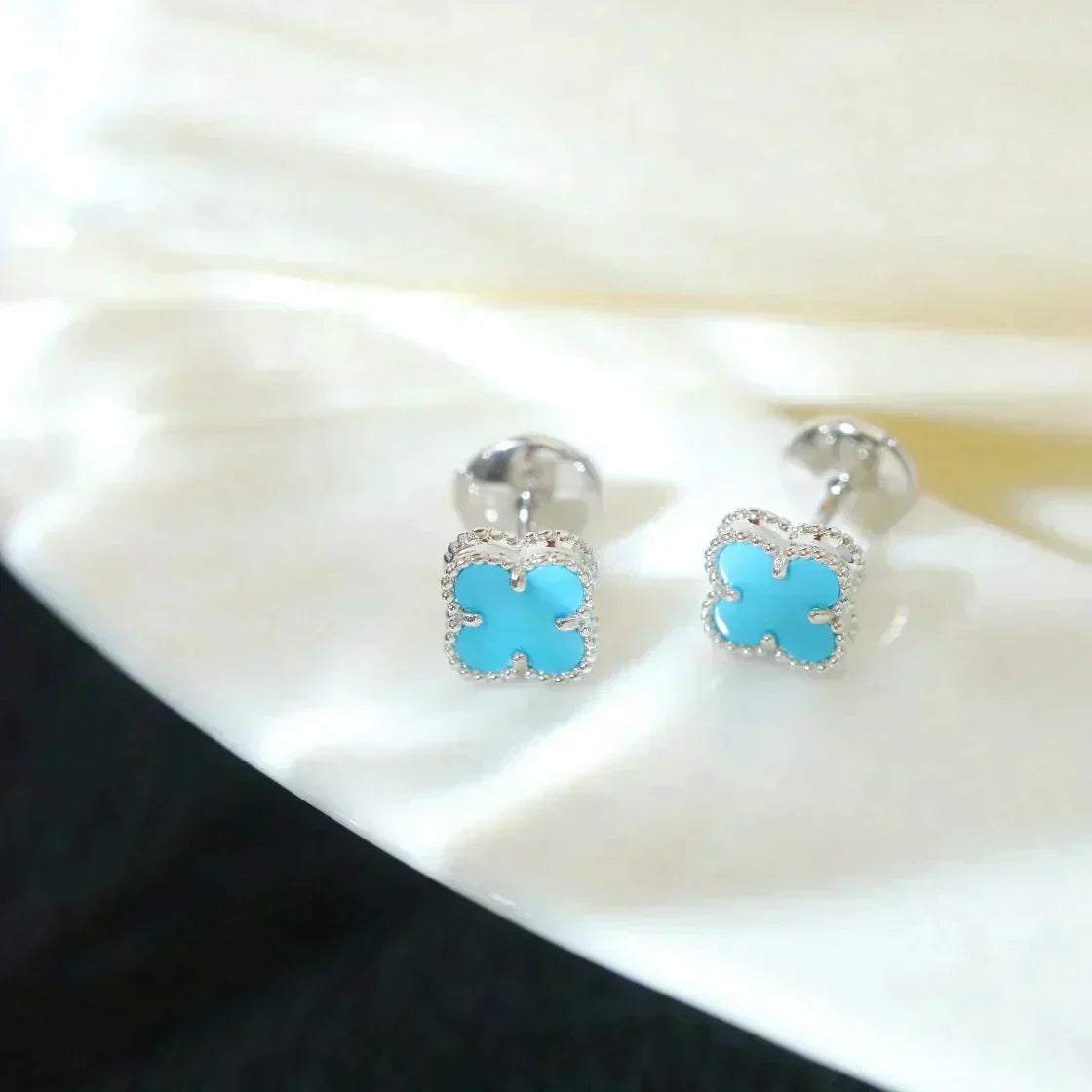 [Regalia jewelry]CLOVER MINI 9.5MM ONYX STUD EARRINGS SILVER