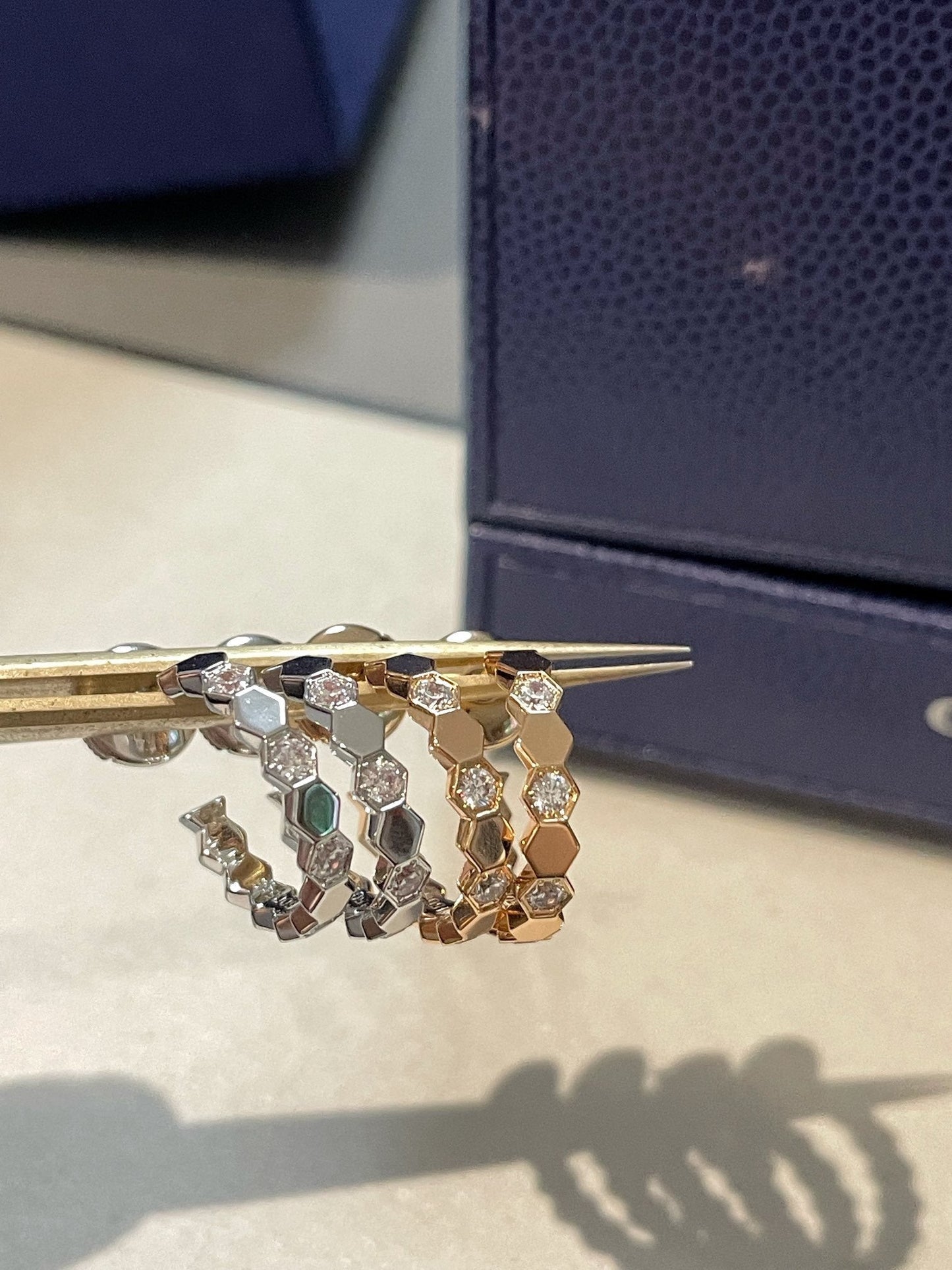 [Bijoux Regalia] Bague en forme de fleur de trèfle à quatre feuilles à motif creux