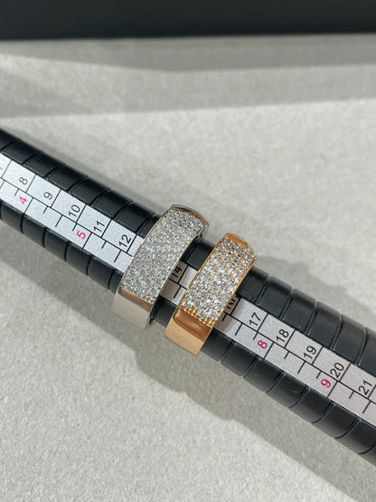 [Joyas Regalia] ANILLO CON DIAMANTES PAVIMENTADOS CON EVIDENCIA DE GRAVAMEN