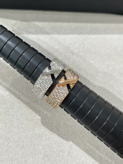 [Joyas Regalia] ANILLO CON DIAMANTES PAVIMENTADOS CON EVIDENCIA DE GRAVAMEN