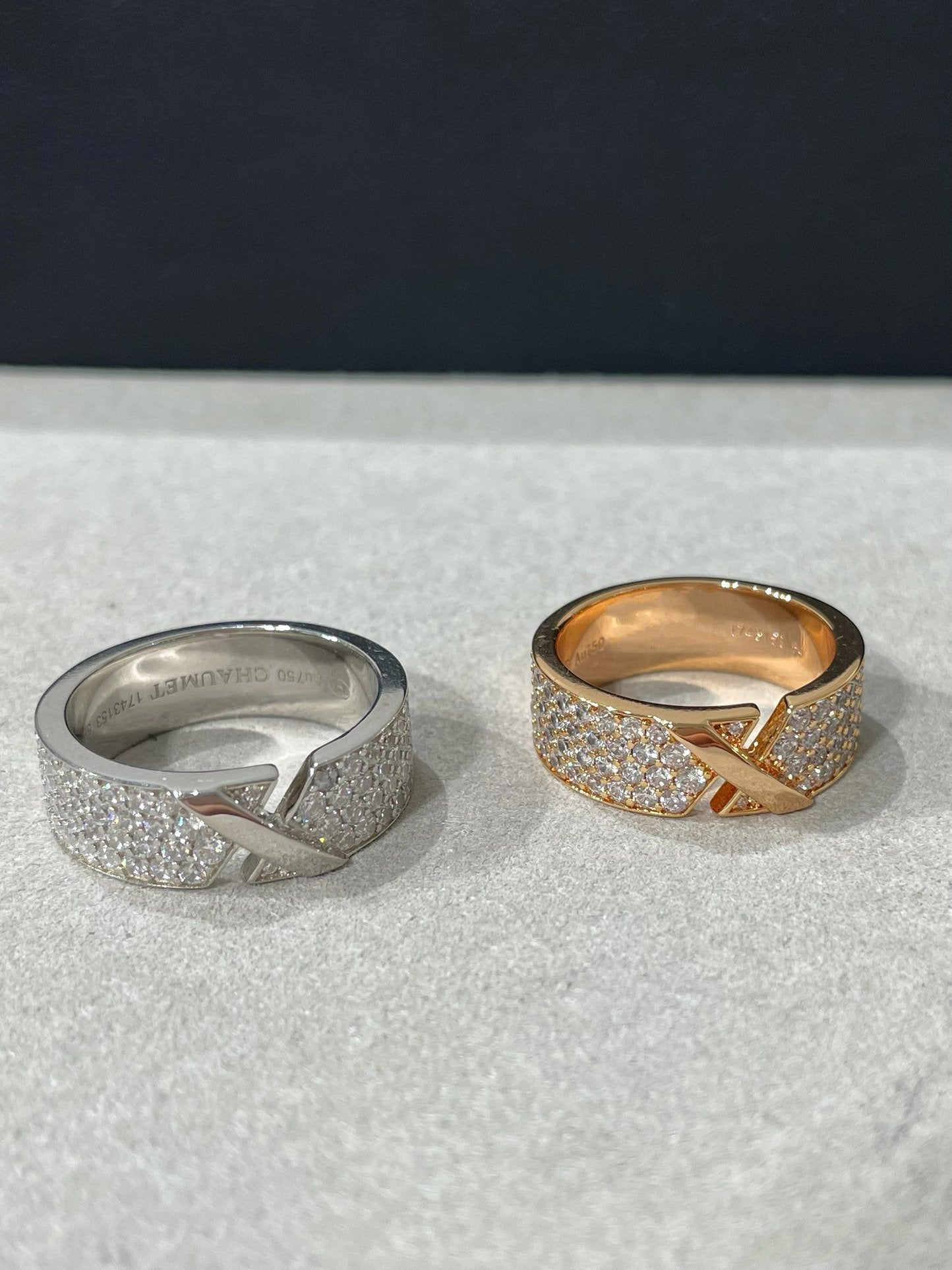 [Joyas Regalia] ANILLO CON DIAMANTES PAVIMENTADOS CON EVIDENCIA DE GRAVAMEN