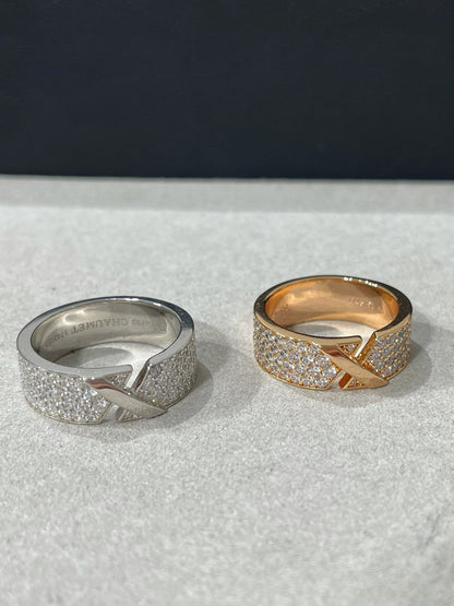 [Joyas Regalia] ANILLO CON DIAMANTES PAVIMENTADOS CON EVIDENCIA DE GRAVAMEN