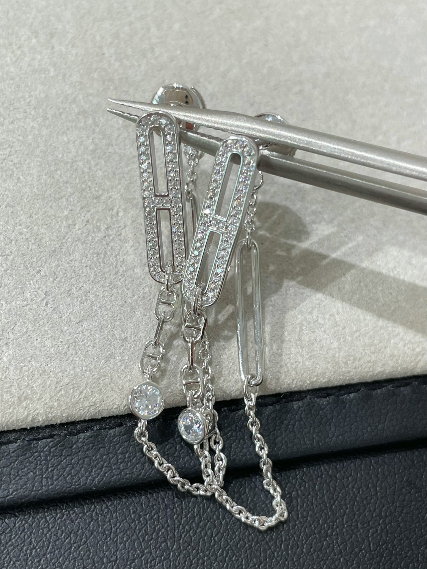 [Bijoux Regalia] BOUCLES D'OREILLES PENDANTES DIAMANT CHAINE CHAOS